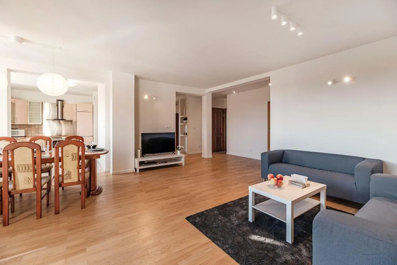 Blue City Rooms Warsaw Homestay